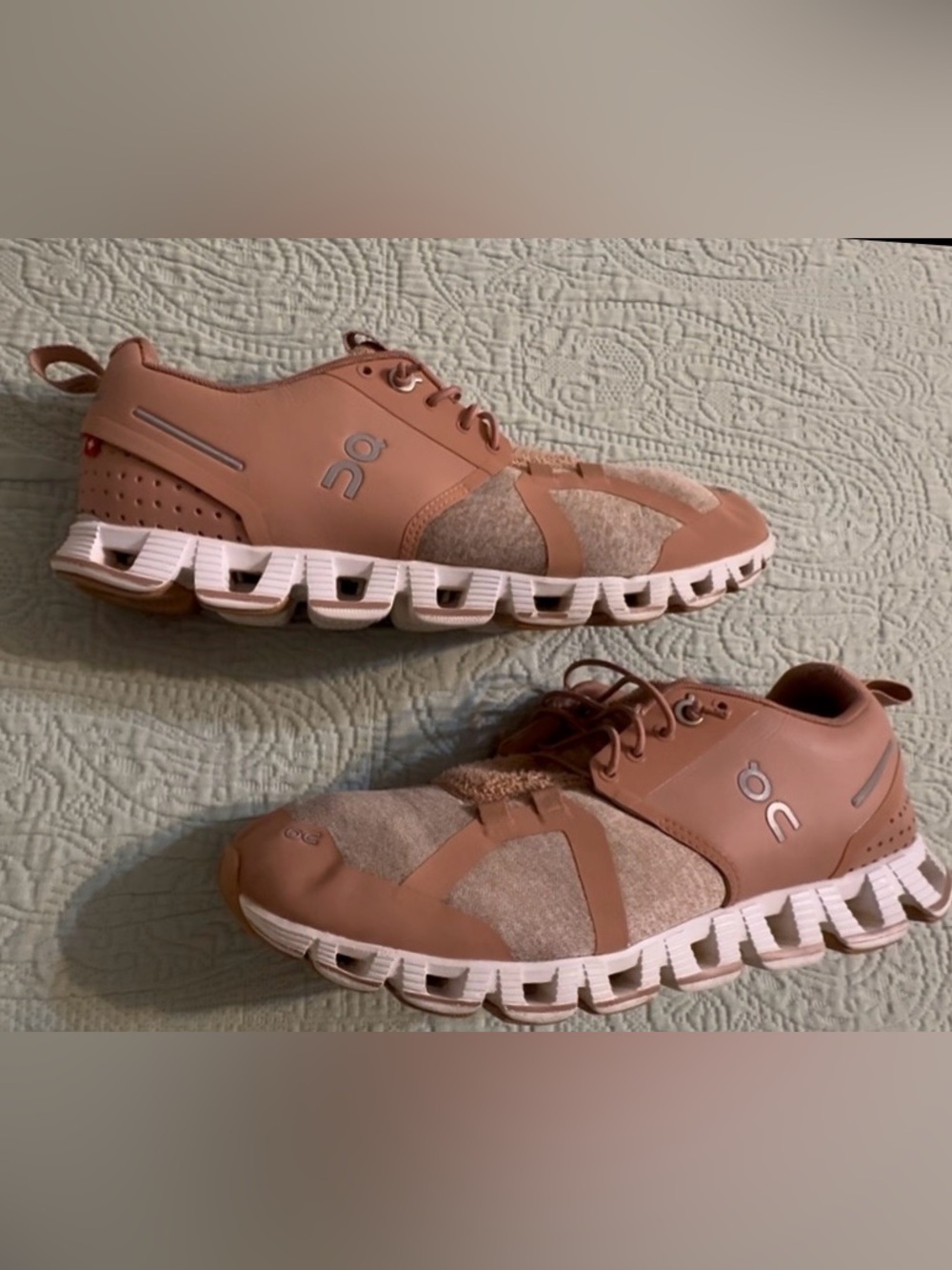 On Cloud Terry Women’s Running Shoes, sz 7.5, used/good condition.